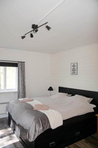Husky Lodge
