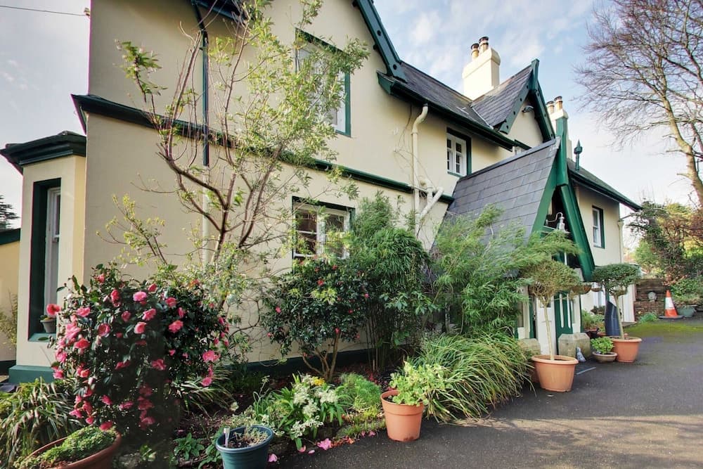 Robin Hill House