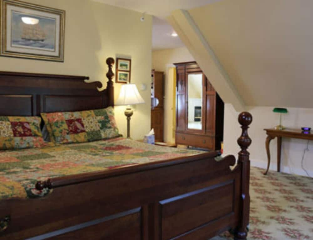 Kearsarge Inn