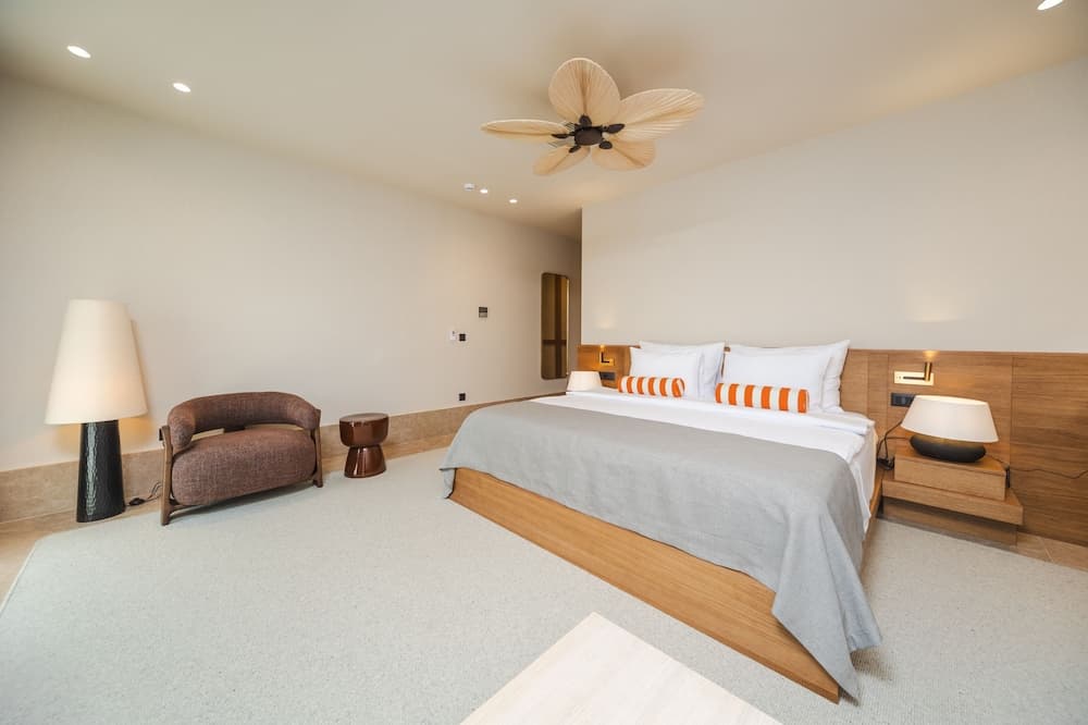 Infinity Hotel & More