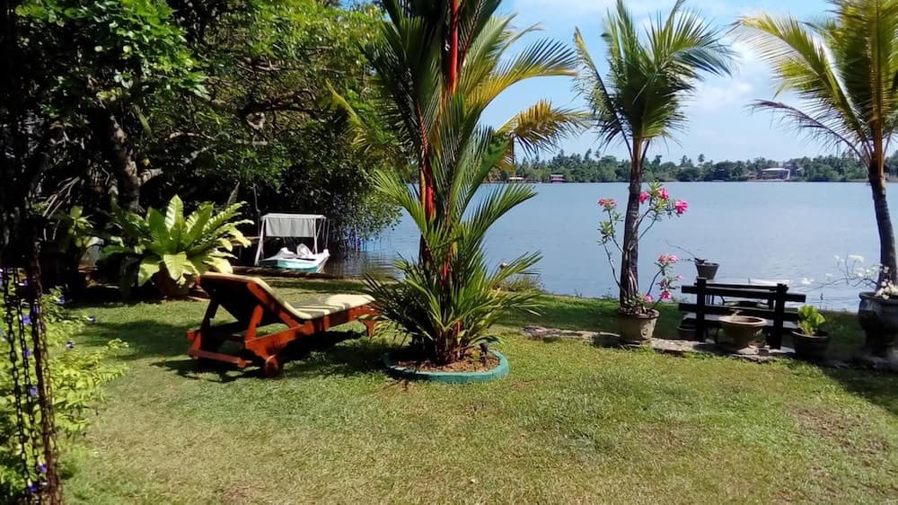 River Shadow Villa Anetta