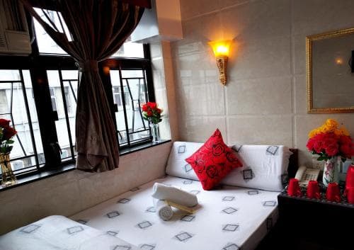 Dhillon Hotel