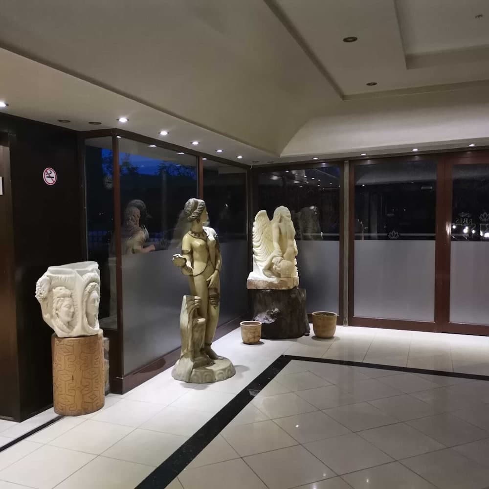 Iris Hotel & Spa