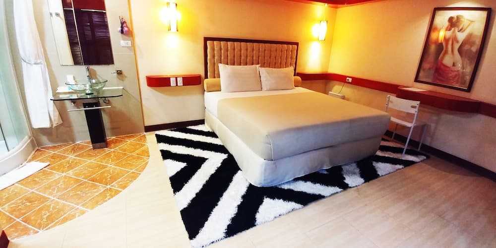 Dulcinea Hotel and Suites