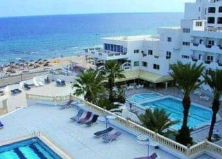 Karawan Beach & Resort Hotel
