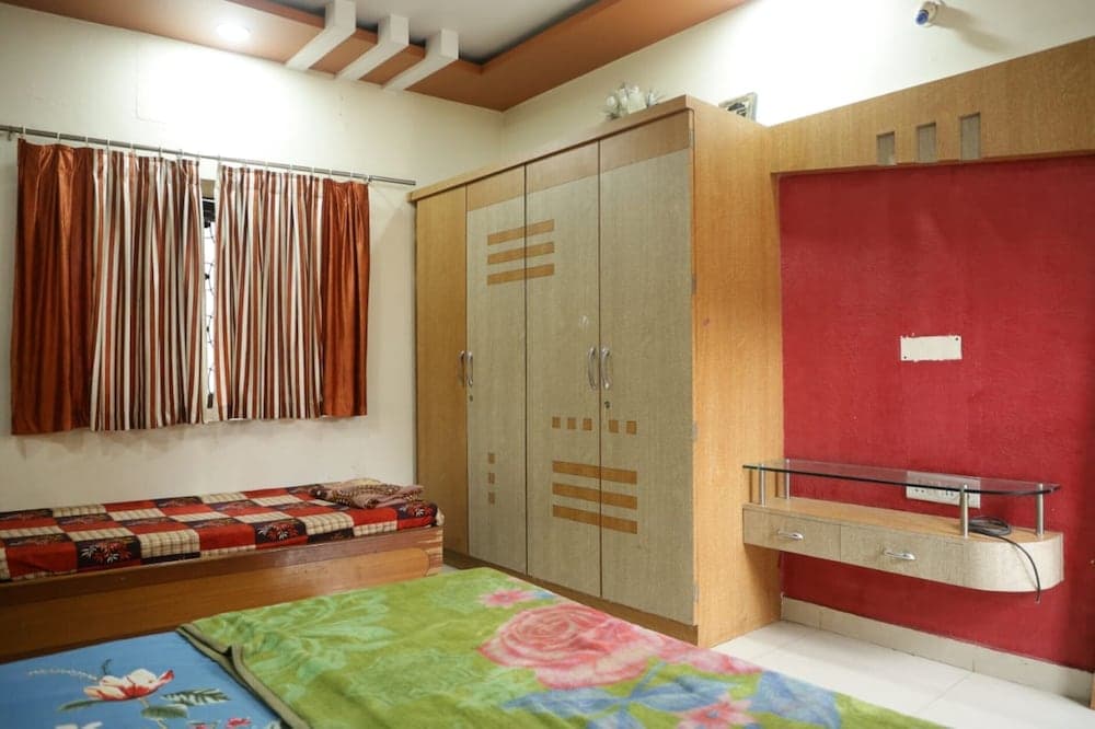 Goroomgo Kalash Ujjain