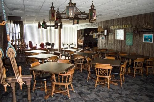 Windjammer Motor Inn