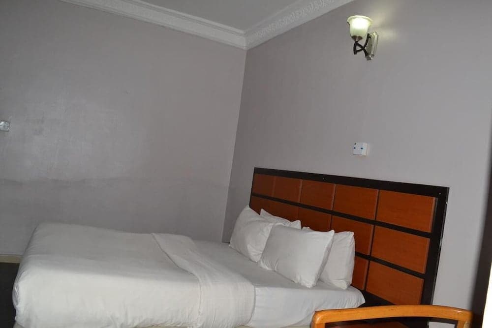 Gracious Hotel