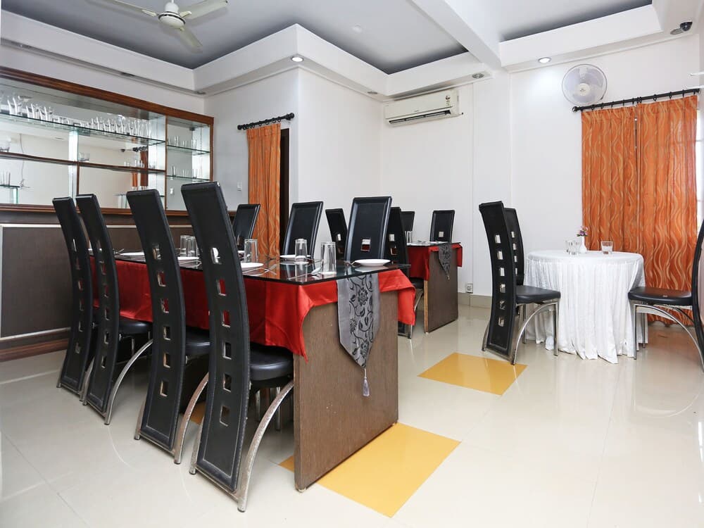 OYO 3072 Royal Villa