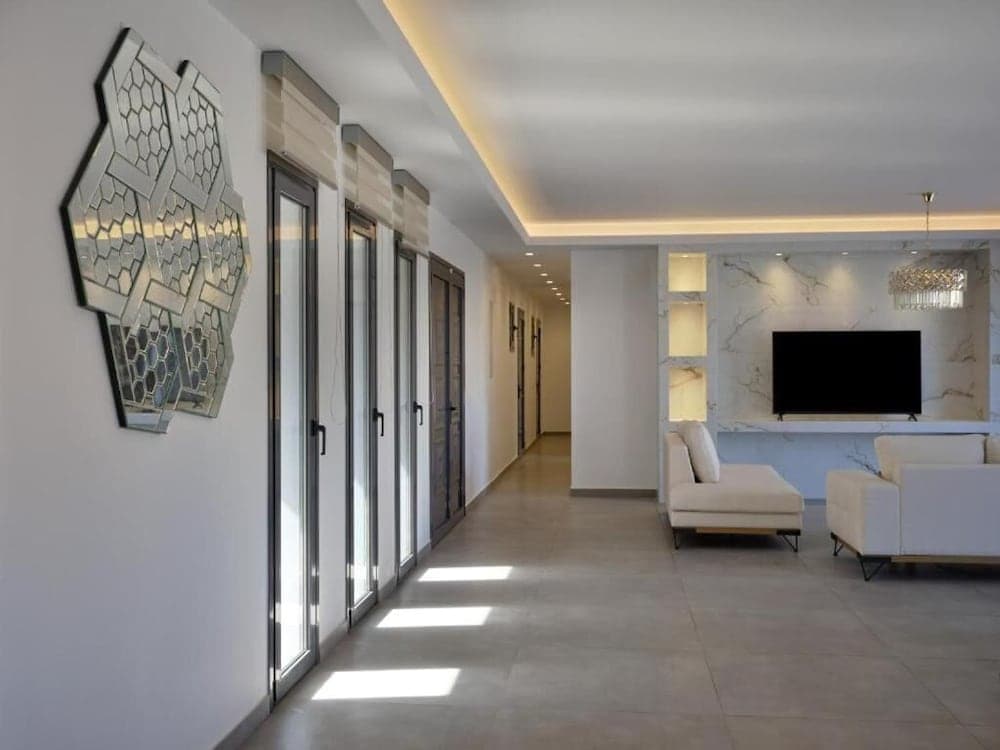 Kosmoplaz Beach Hotel