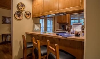 Lazy Pines Lodge