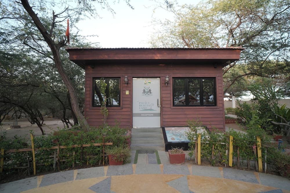 Palace Beach Camp