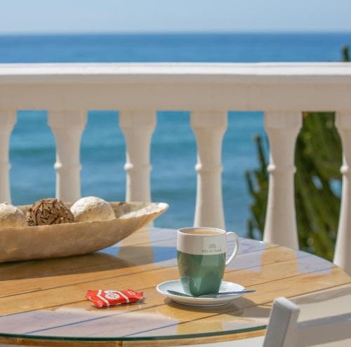 El Oceano Beach Hotel