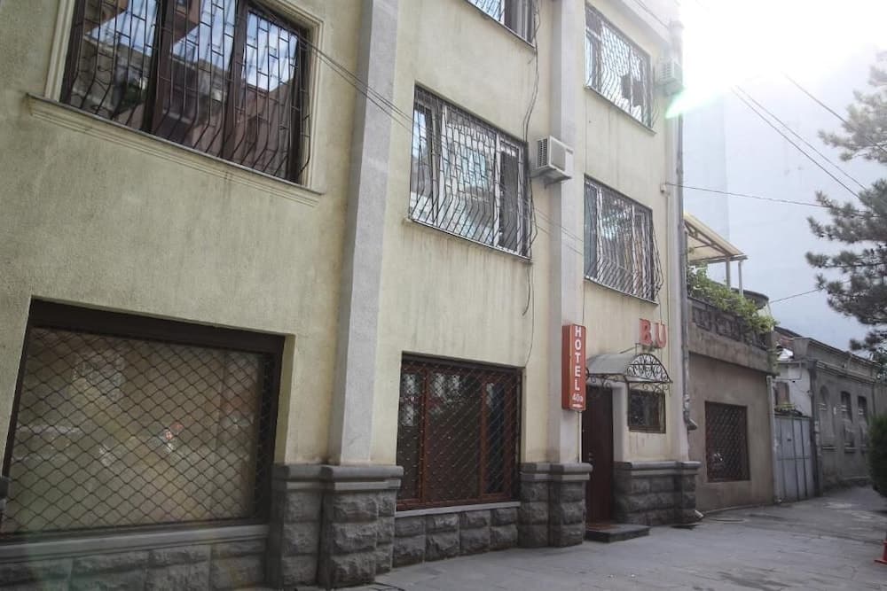 Hotel Bu