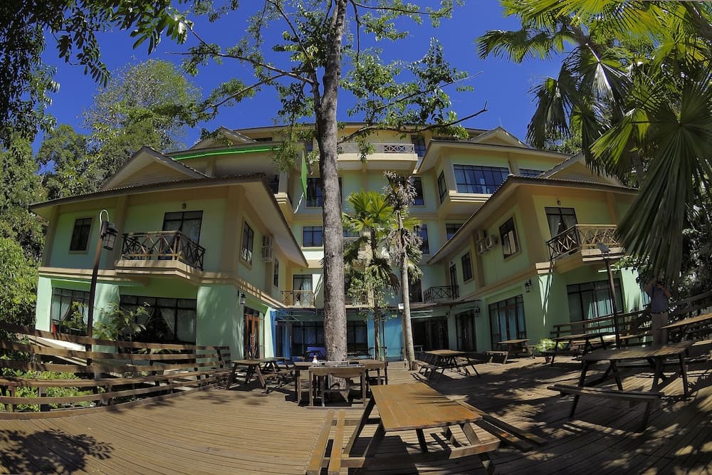 Borneo Tropical Rainforest Resort