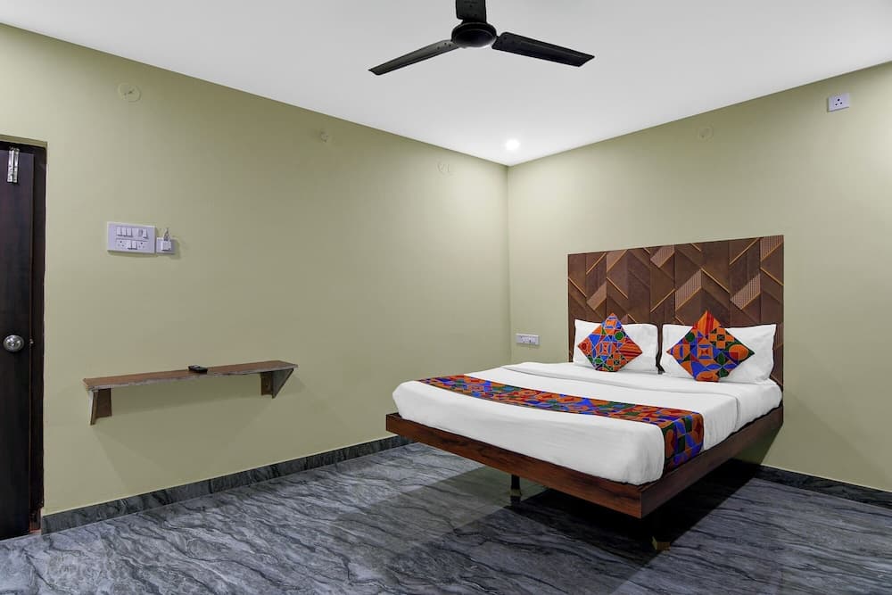 Fabhotel Star Light B