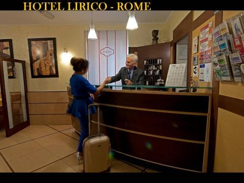 Hotel Lirico
