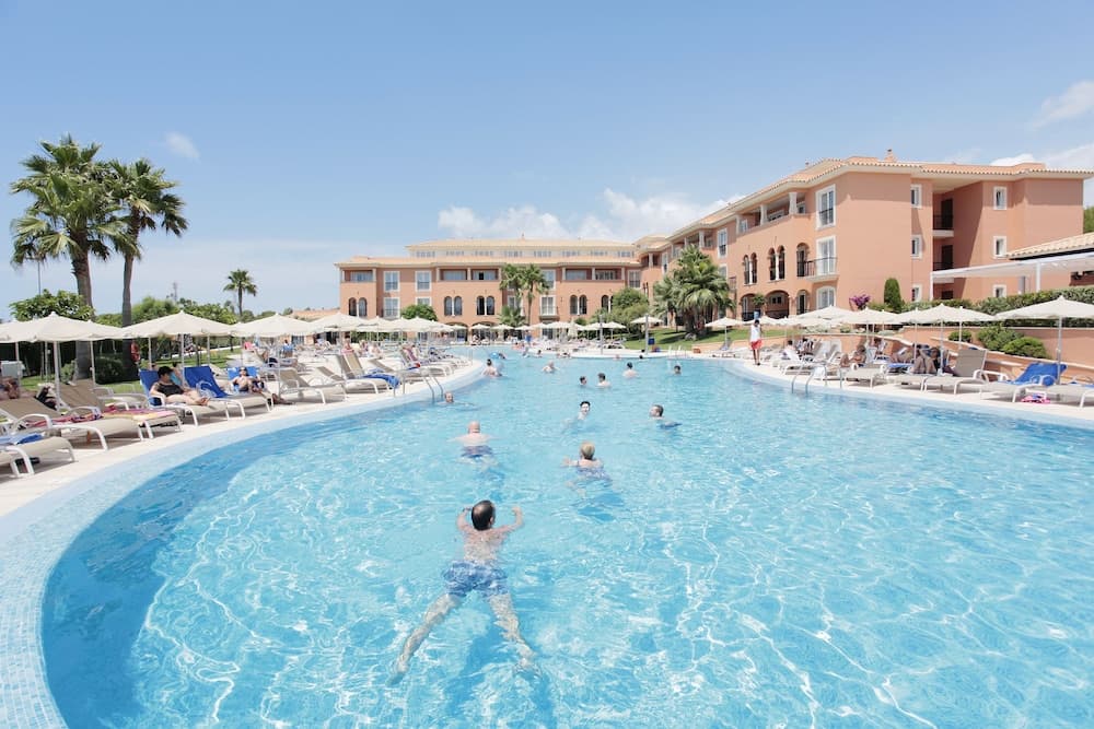 Grupotel Macarella Suites & Spa