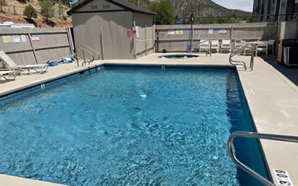Ruidoso Mountain Inn