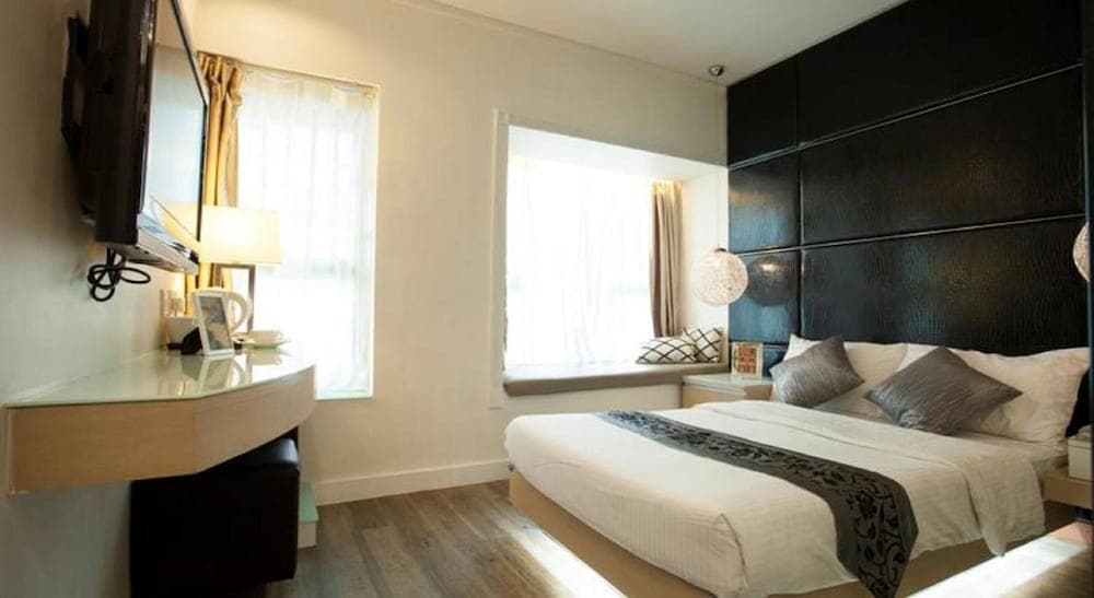 M1 Hotel