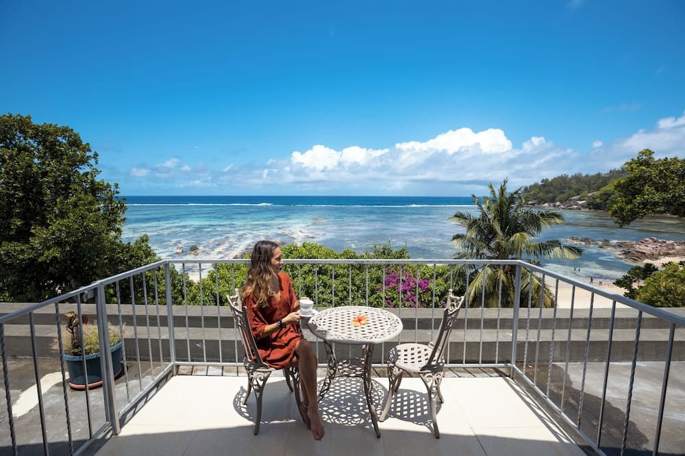 Crown Beach Hotel