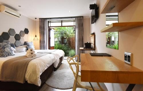 Feathers Lodge Boutique Hotel