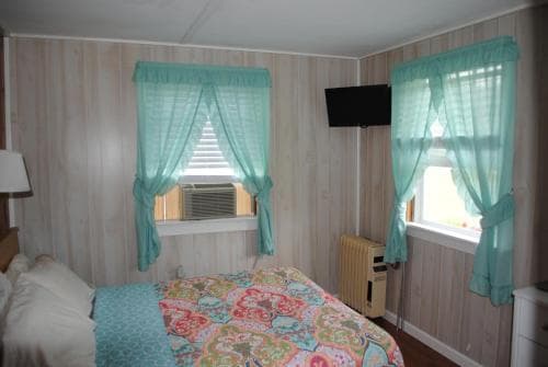 Rock Ledge Motel