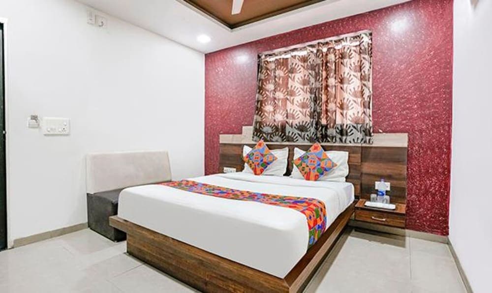 Fabhotel Royal City