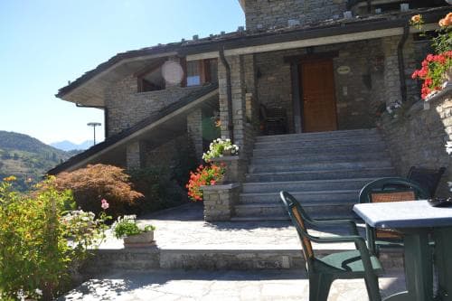 Les Fleurs Bed And Breakfast