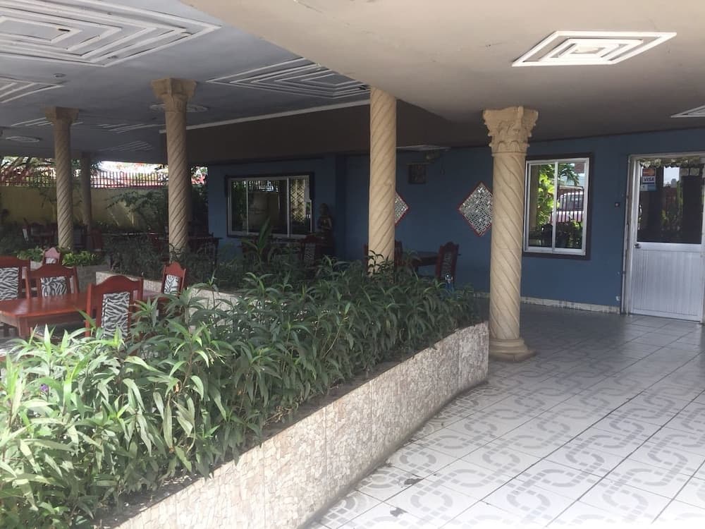 Bina's Inn