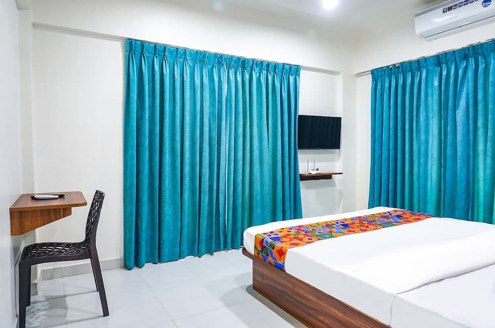 Fabhotel Everest Inn