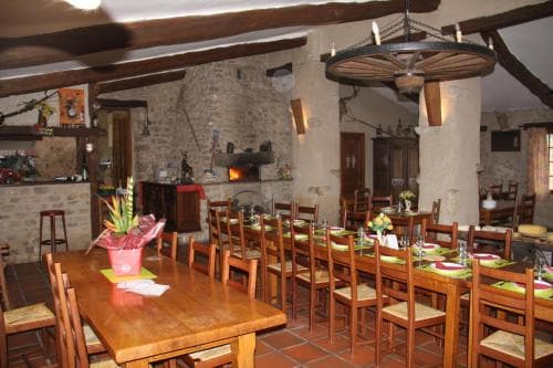 Domaine Du Bas Chalus. Gite