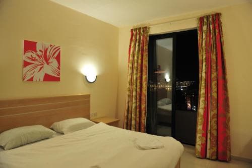 Dean Hamlet Hotel