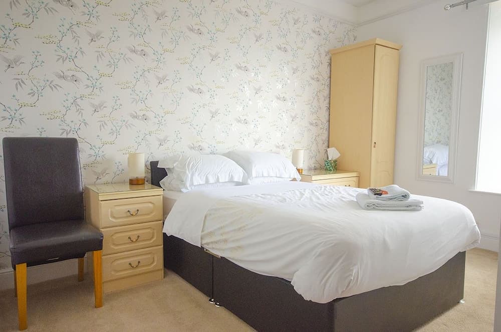 Headlands - Room Only Accommodation