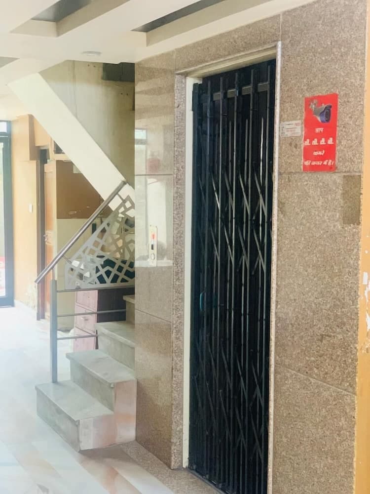 Hotel Churu Palace