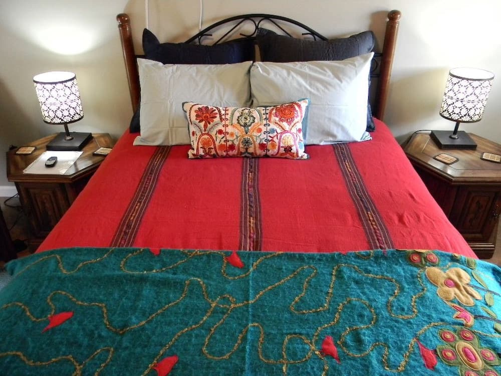 Vara Guest House Bed And Breakfast