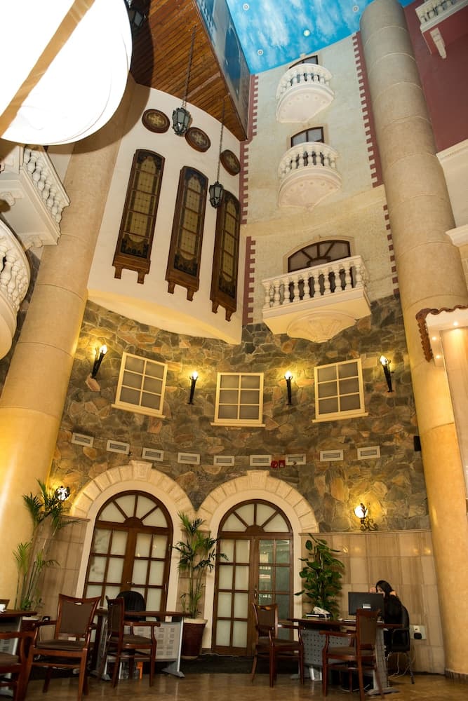 Cherry Maryski Hotel