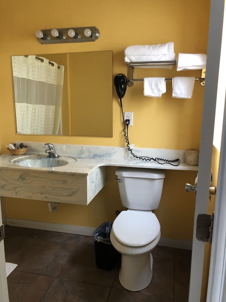 Encore Motel