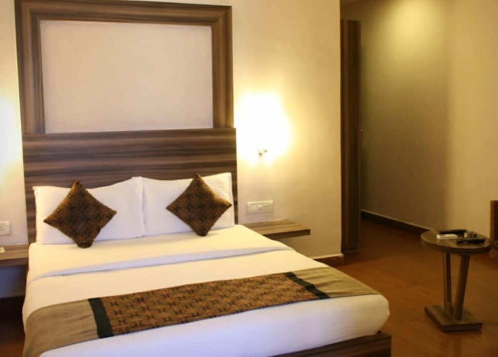 FabHotel Berry's