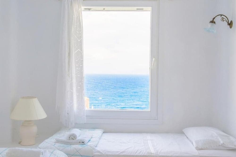 Adonis Villa