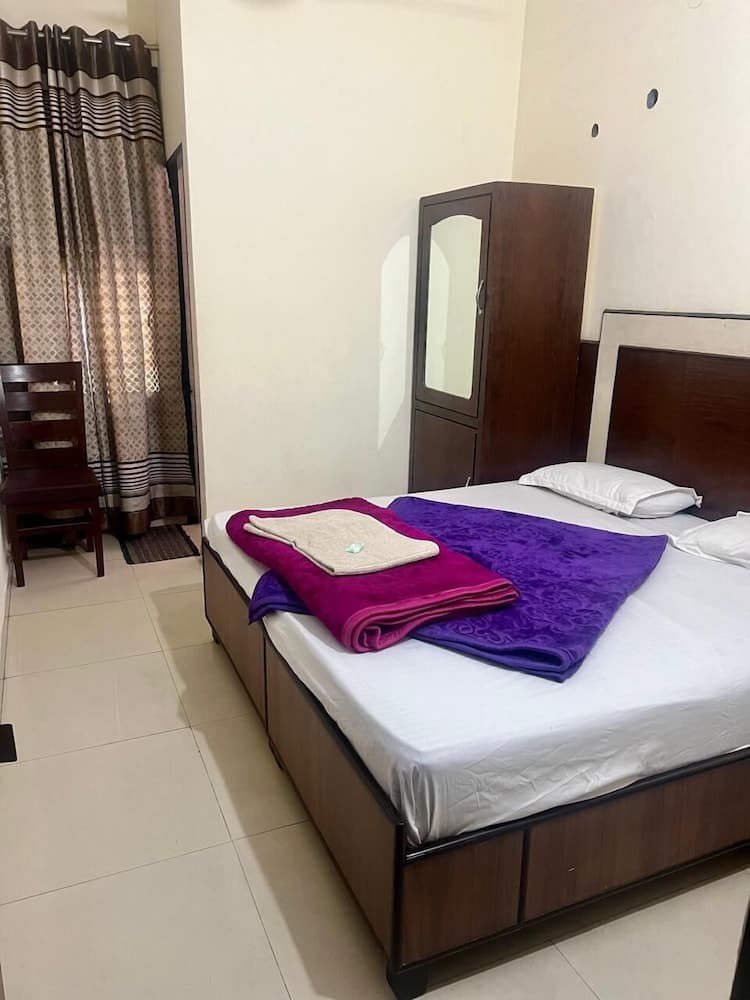 Hotel Blessing Inn