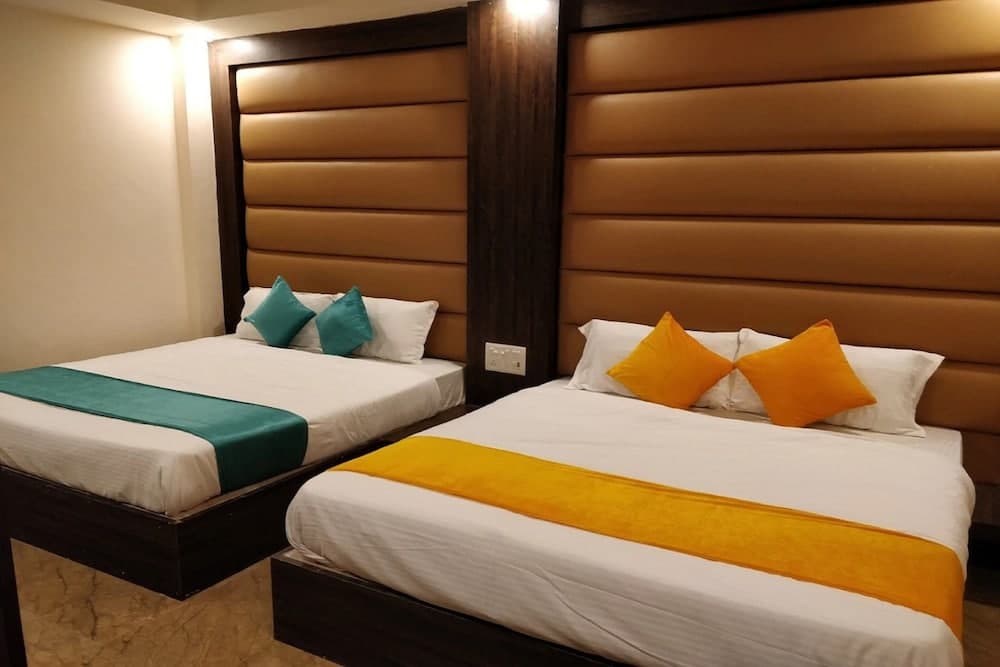 Goroomgo Alfa Charbhag Lucknow