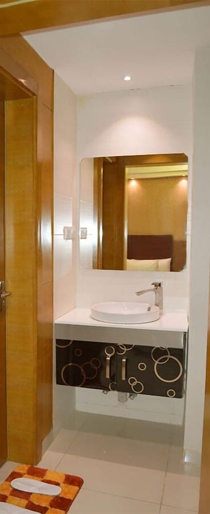 Yara Suites
