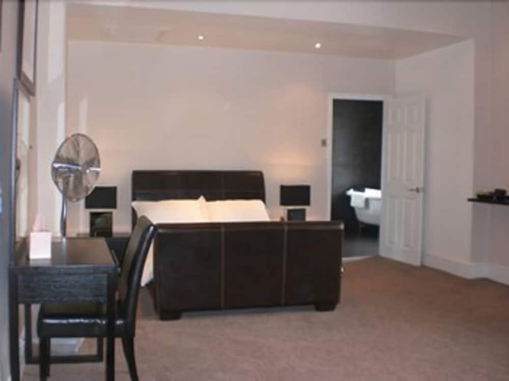 Amblehurst Hotel