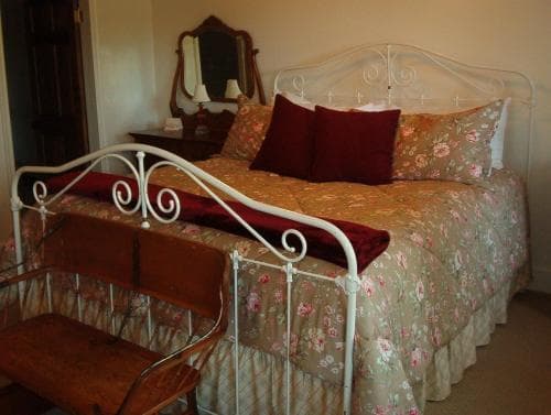 Jamestown Hotel