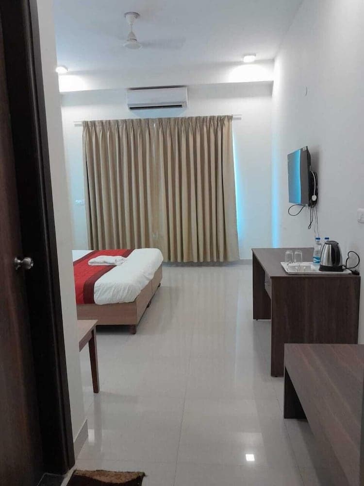 Hotel The Luxem