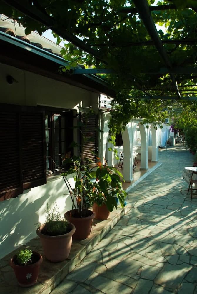 Angela Studios Paxos