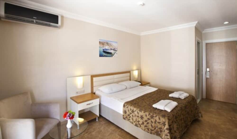 Risa Hotel