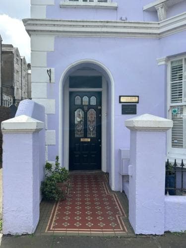 Gyves Guest House