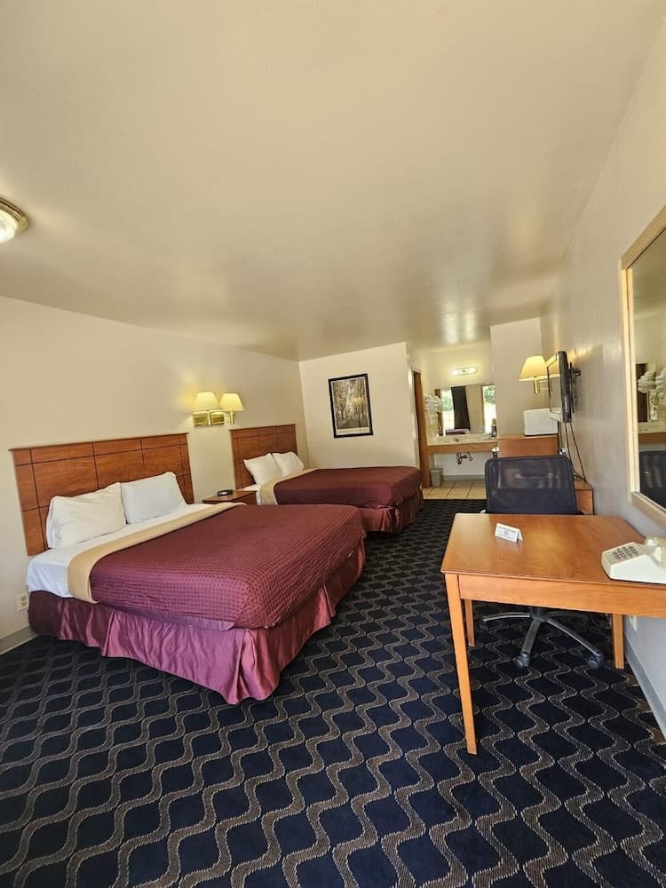 Boomtown Inn